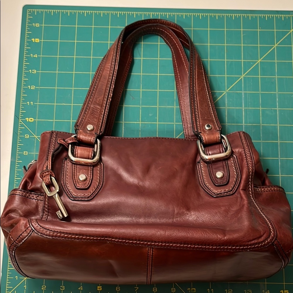 Fossil Vintage Brown Leather Shoulder Bag with Metallic Hardware